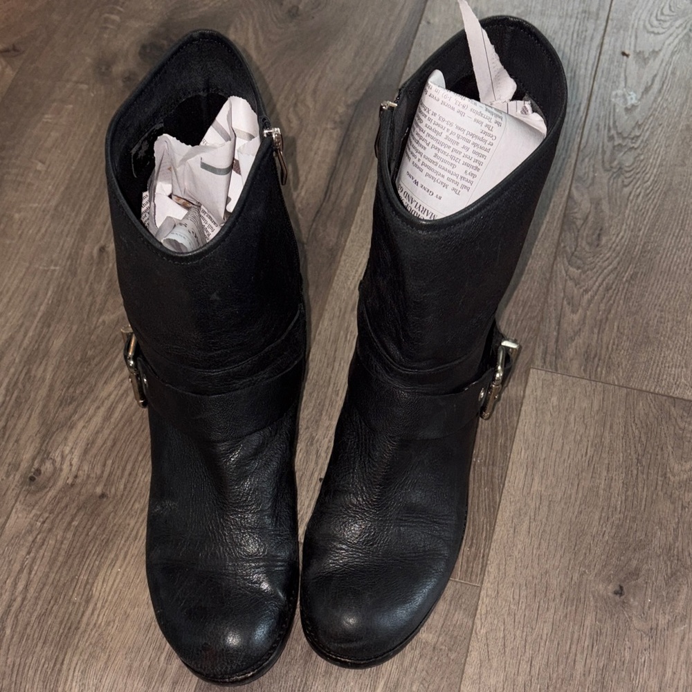 Stylish Black Leather Women's Boots